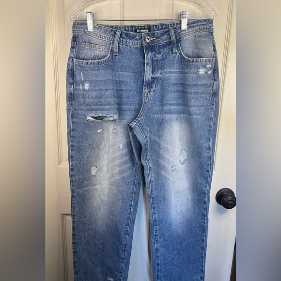 Flamingo high rise distressed light wash jean. Size Large - Picture 3 of 11